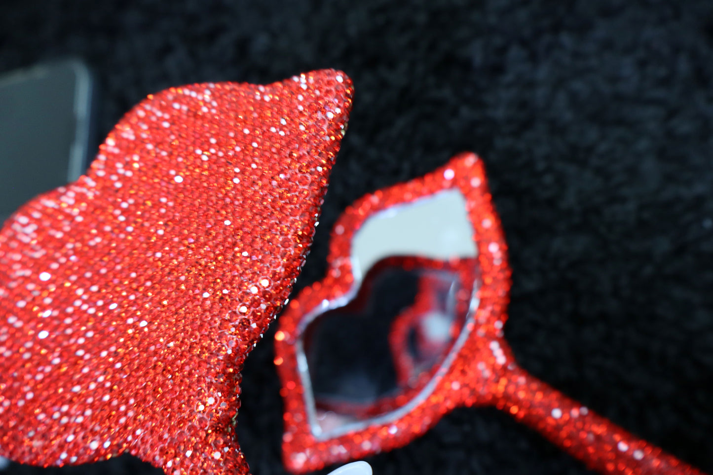 Red lip diamond mirror