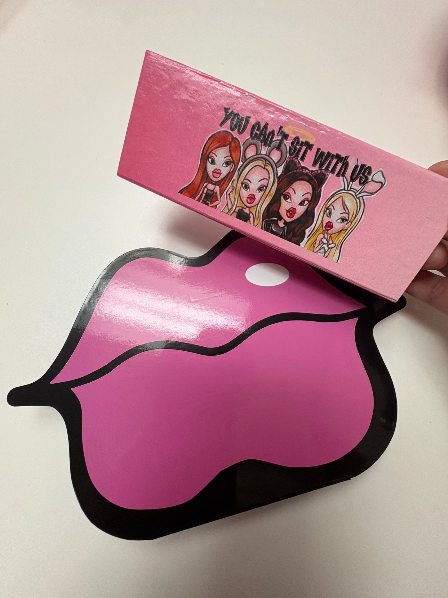 Brat lip cashmere box