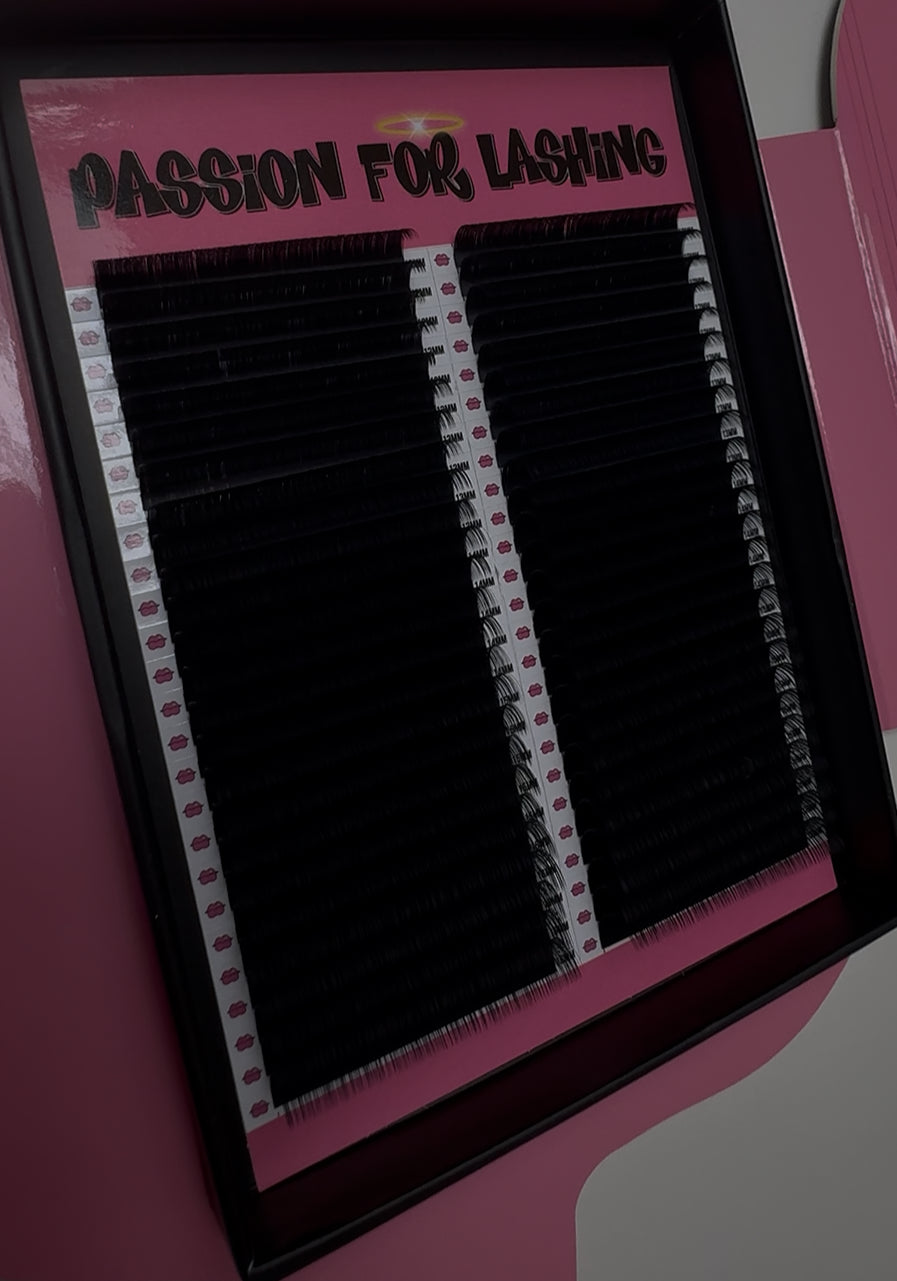 Brat lip cashmere box