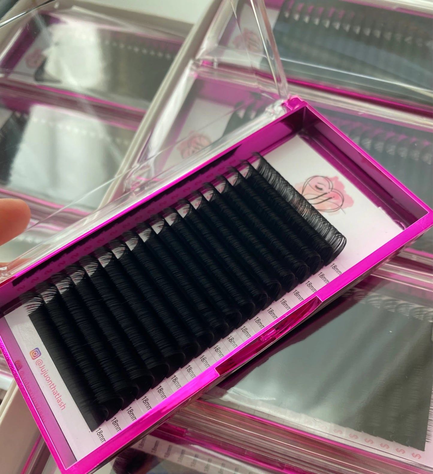 Ready to go Lash Vendor