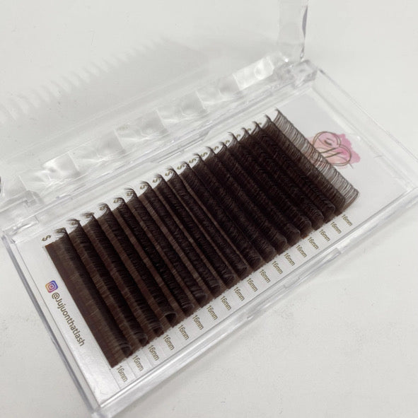 Jujus brown lashes